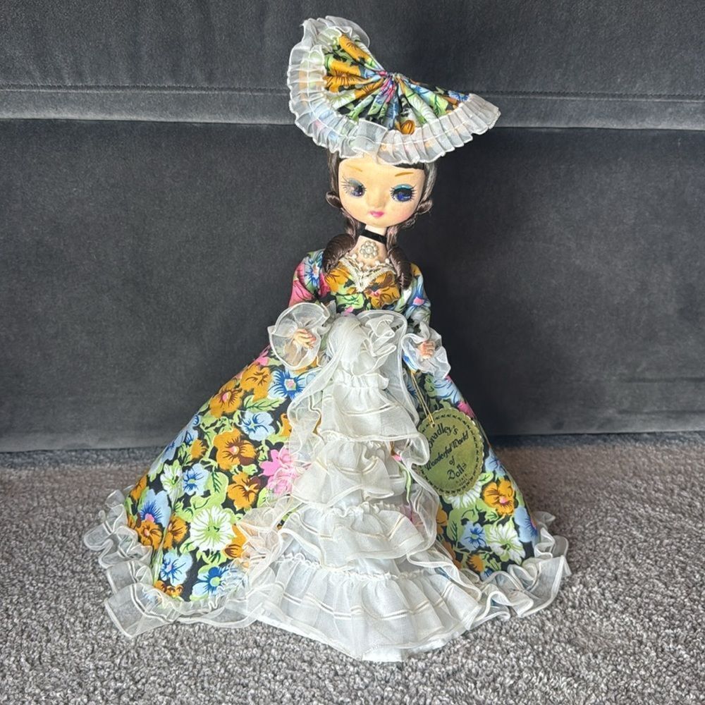Collectible Vintage Big Eyed Bradley Doll Floral Dress from 1977 *READ